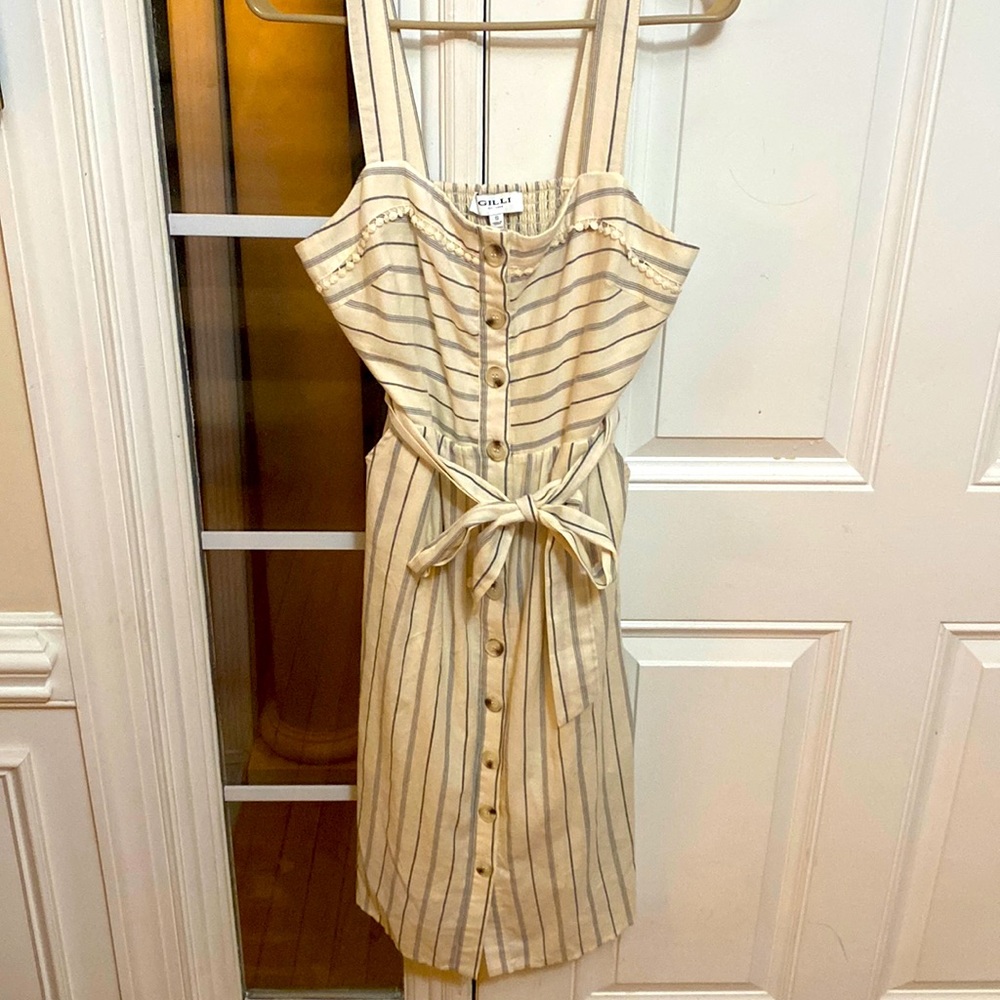 Adorable Gilli boutique dress w pockets!